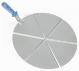 Pizza tray with cuting guides 6 portions with handle