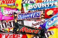 Chocolate Bars Bounty, Twix, Mars, Snickers, Milky Way, Galaxy, Kit Kat, M&M, Hazelnut
