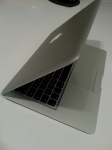 Macbook MC234LL/A